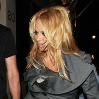 Pamela Anderson leaves The Playboy Club photos | Picture 78914